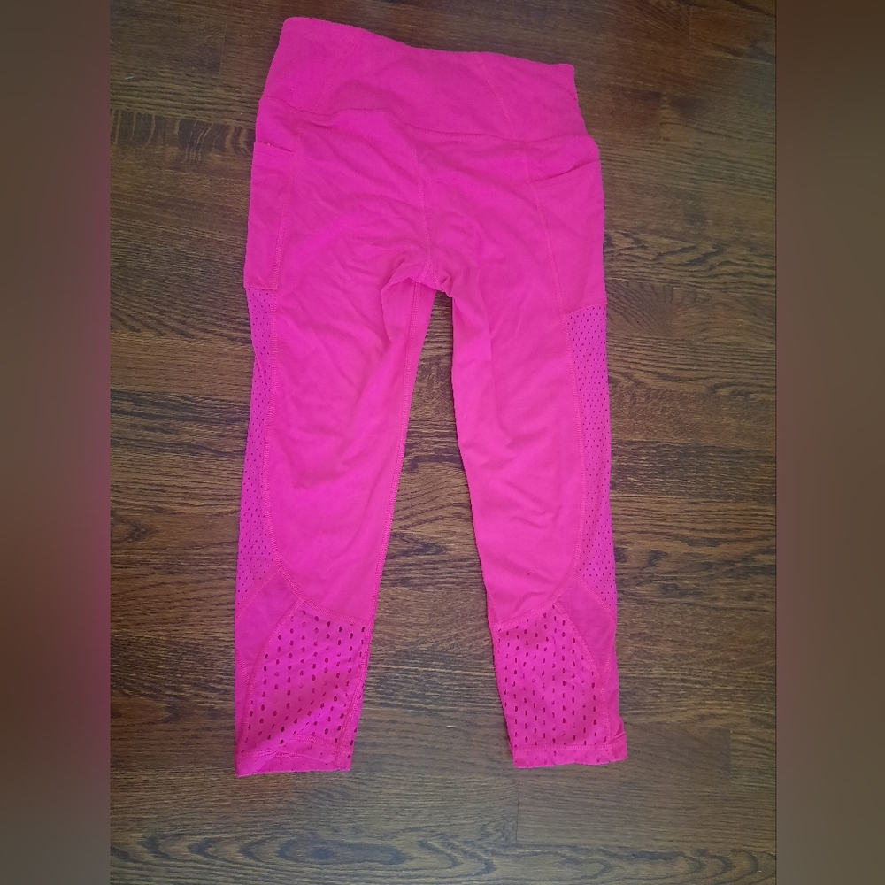 Victoria's Secret size Small hot pink sport crop leggings with cut outs